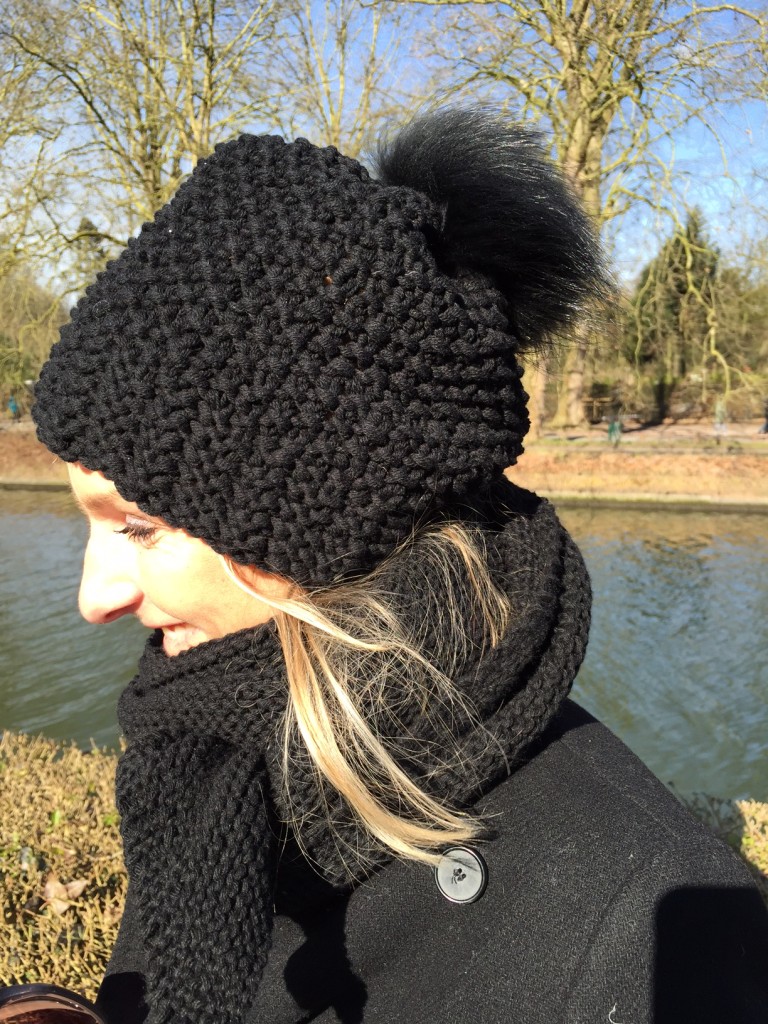 Tricoter un bonnet femme au point de riz